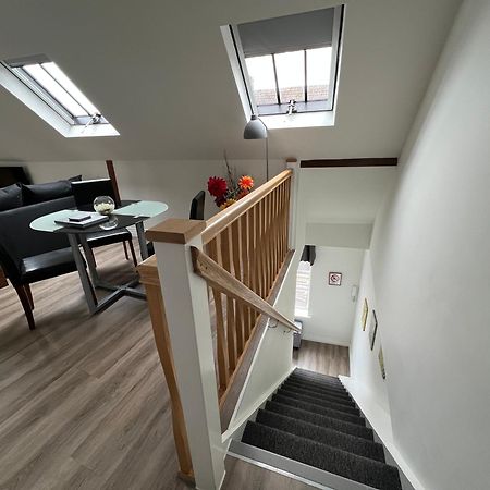 Glastonbury Secret Retreat - 1 Bd Split-Level Apt, Sleeps 3 ภายนอก รูปภาพ