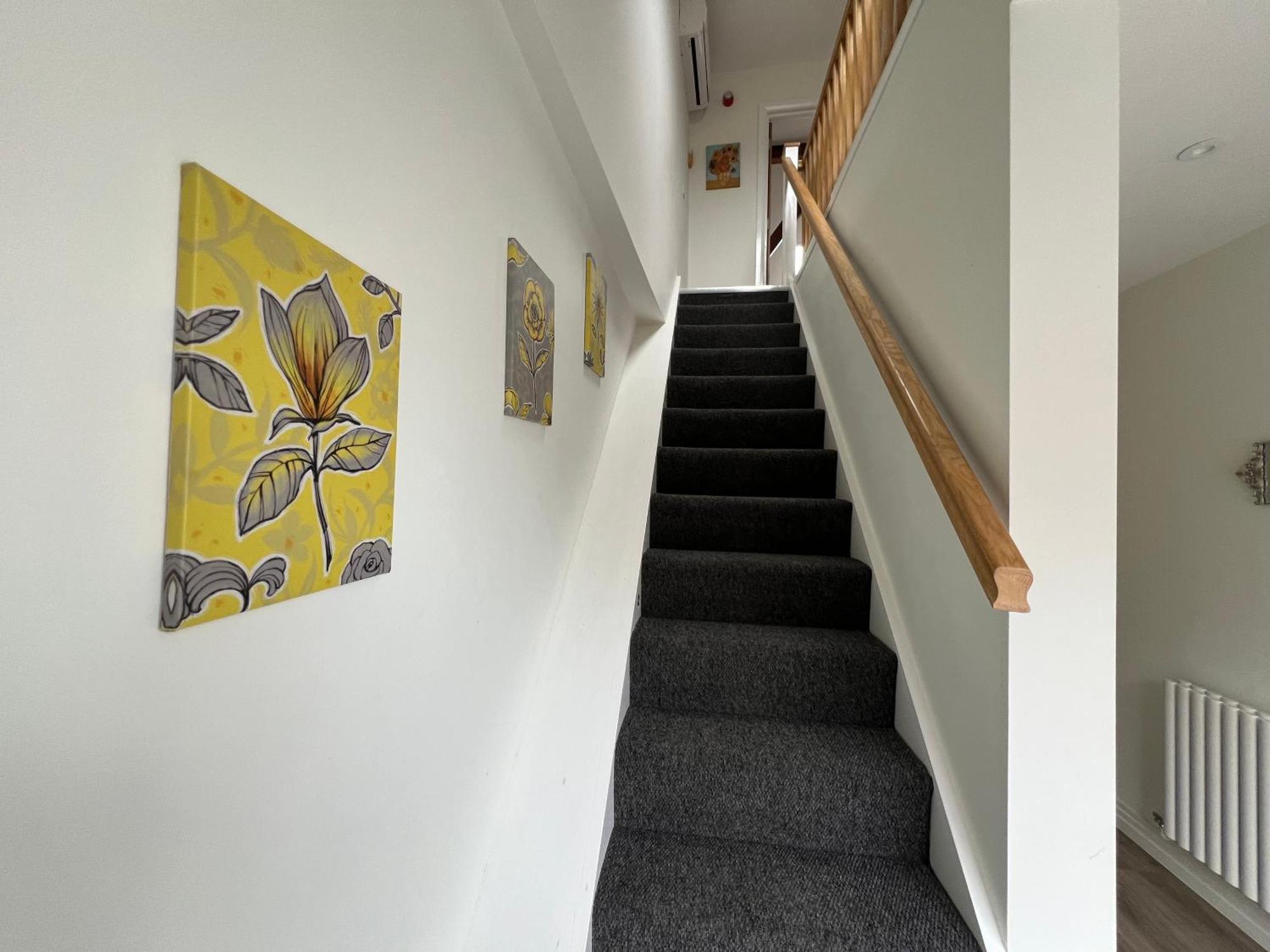 Glastonbury Secret Retreat - 1 Bd Split-Level Apt, Sleeps 3 ภายนอก รูปภาพ